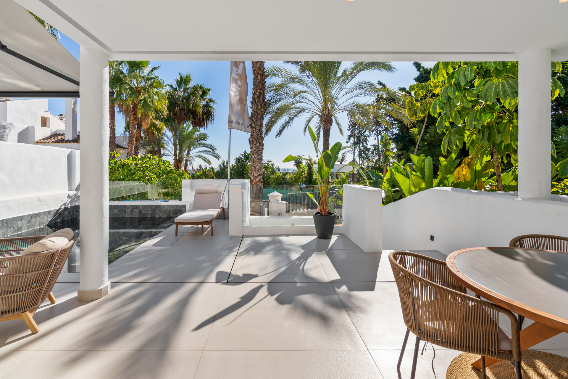 Casa Adosada de 4 Dormitorios y 4 Baños en venta en El Paraíso, Estepona