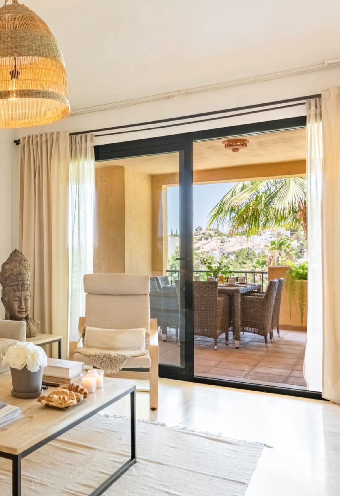 Piso de 2 Dormitorios y 2 Baños en venta en Estepona