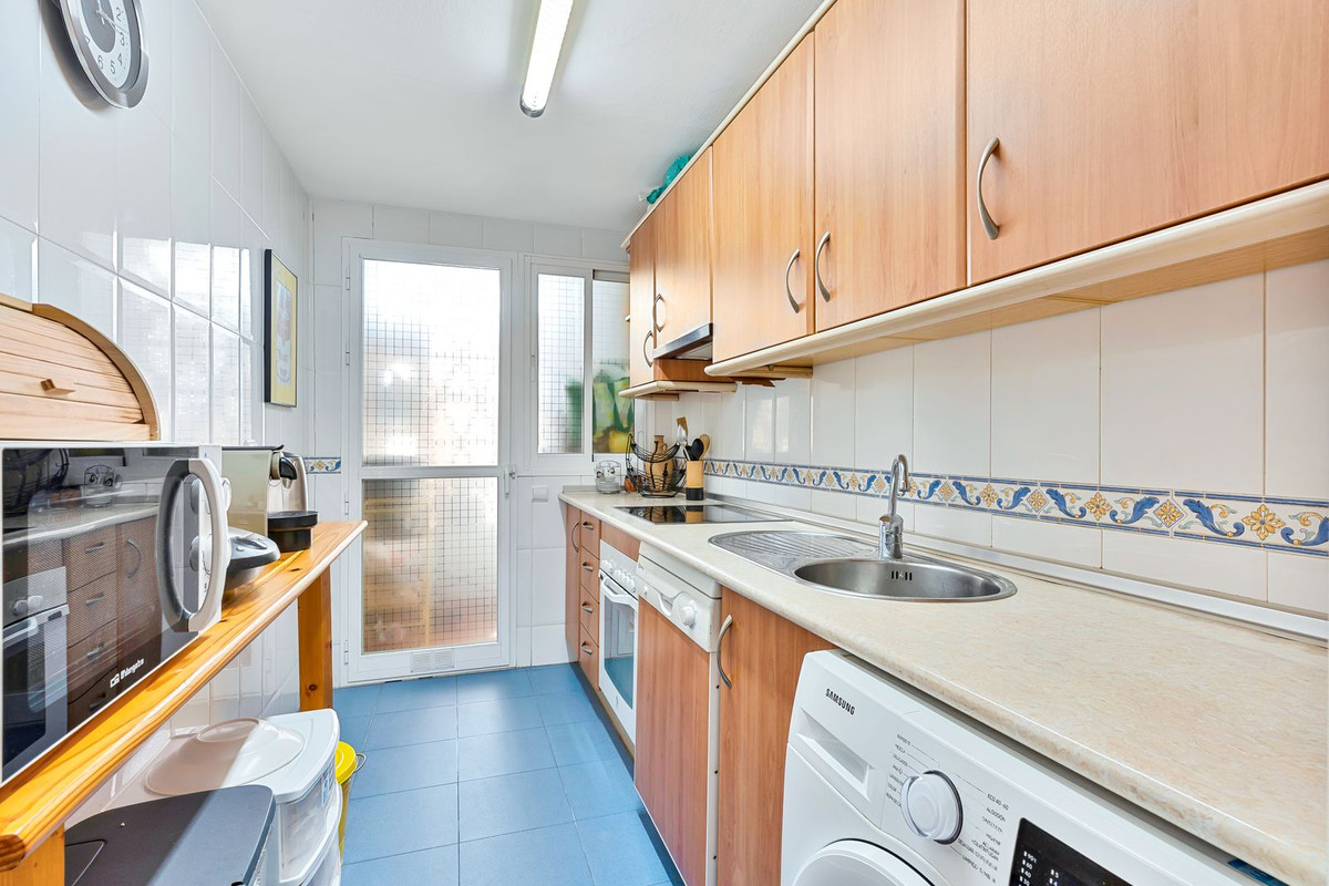 Ático de 3 Dormitorios en venta en Nueva Milla de Oro, Estepona