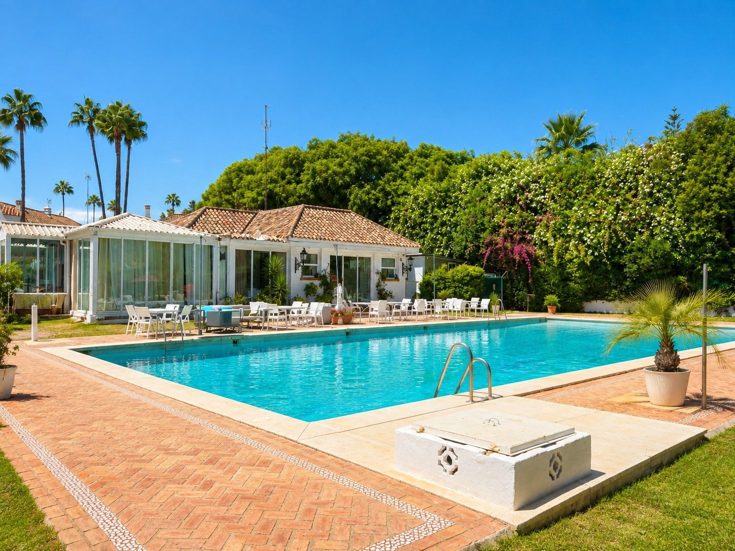 Casa Adosada de 3 Dormitorios y 3 Baños en venta en San Pedro de Alcántara