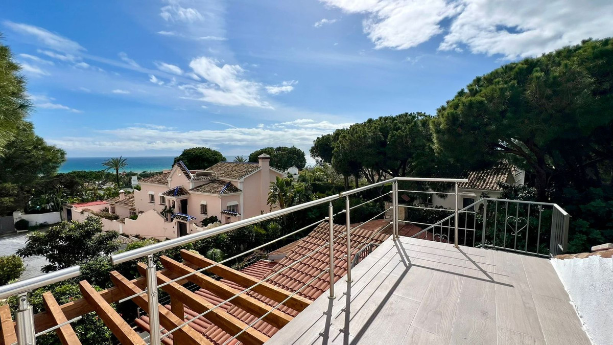 Casa de 4 Dormitorios y 3 Baños en venta en Marbesa, Marbella