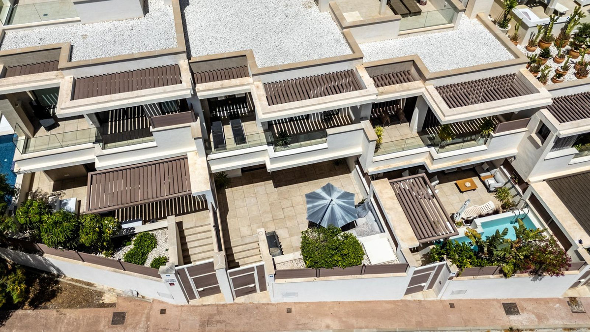 Casa Adosada de 4 Dormitorios en venta en La Cala de Mijas
