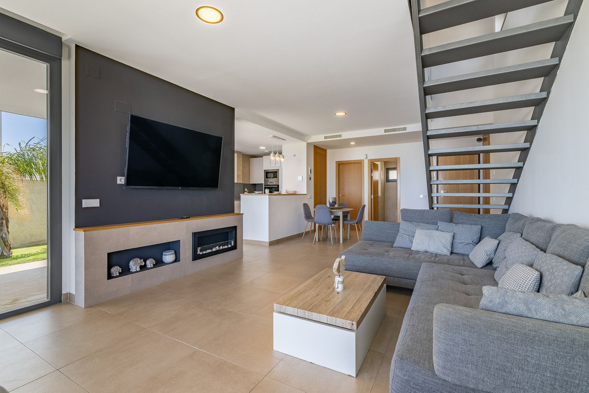Casa de 4 Dormitorios en venta en Manilva