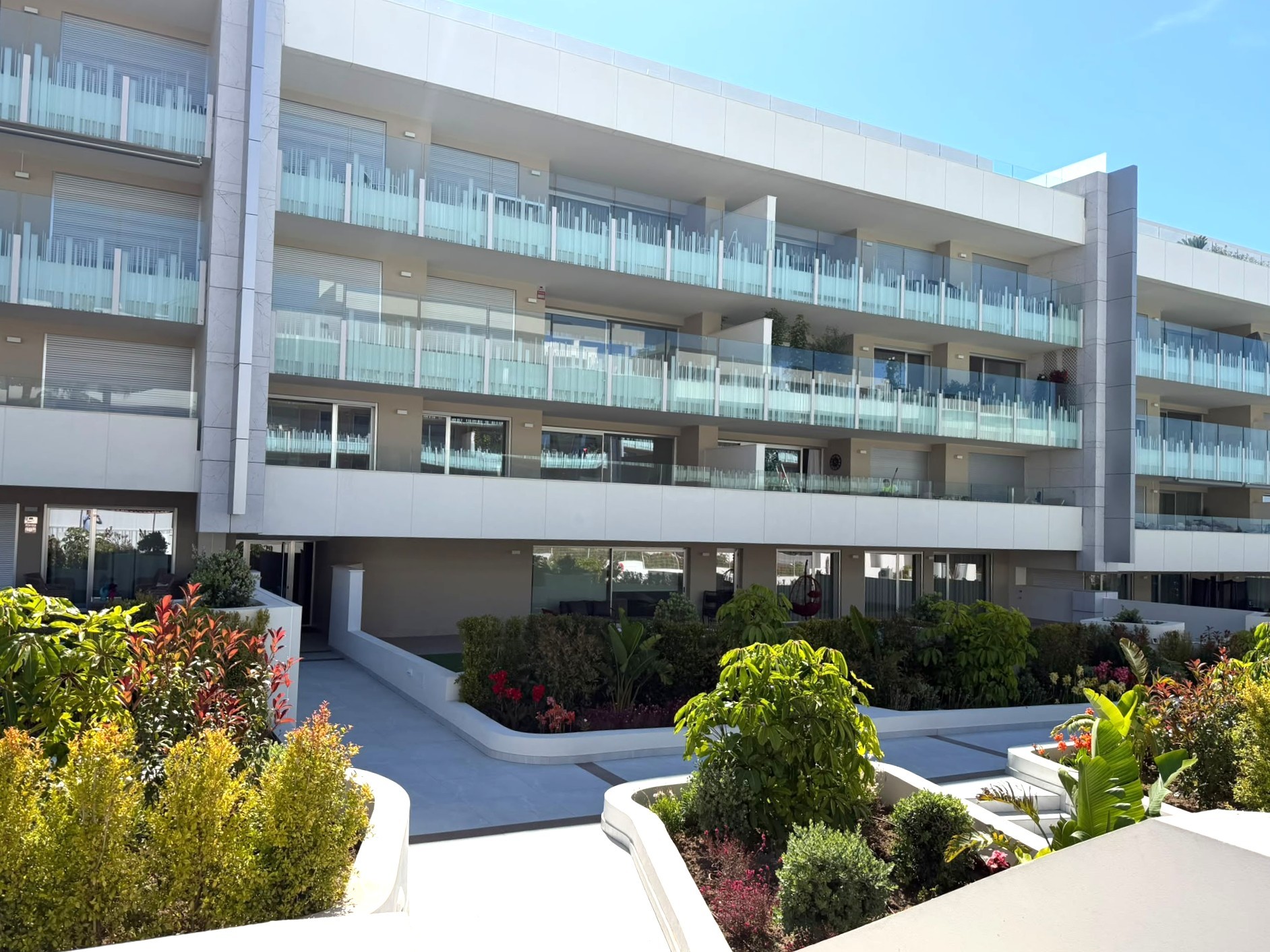Piso de 4 Dormitorios y 2 Baños en venta en Marbella