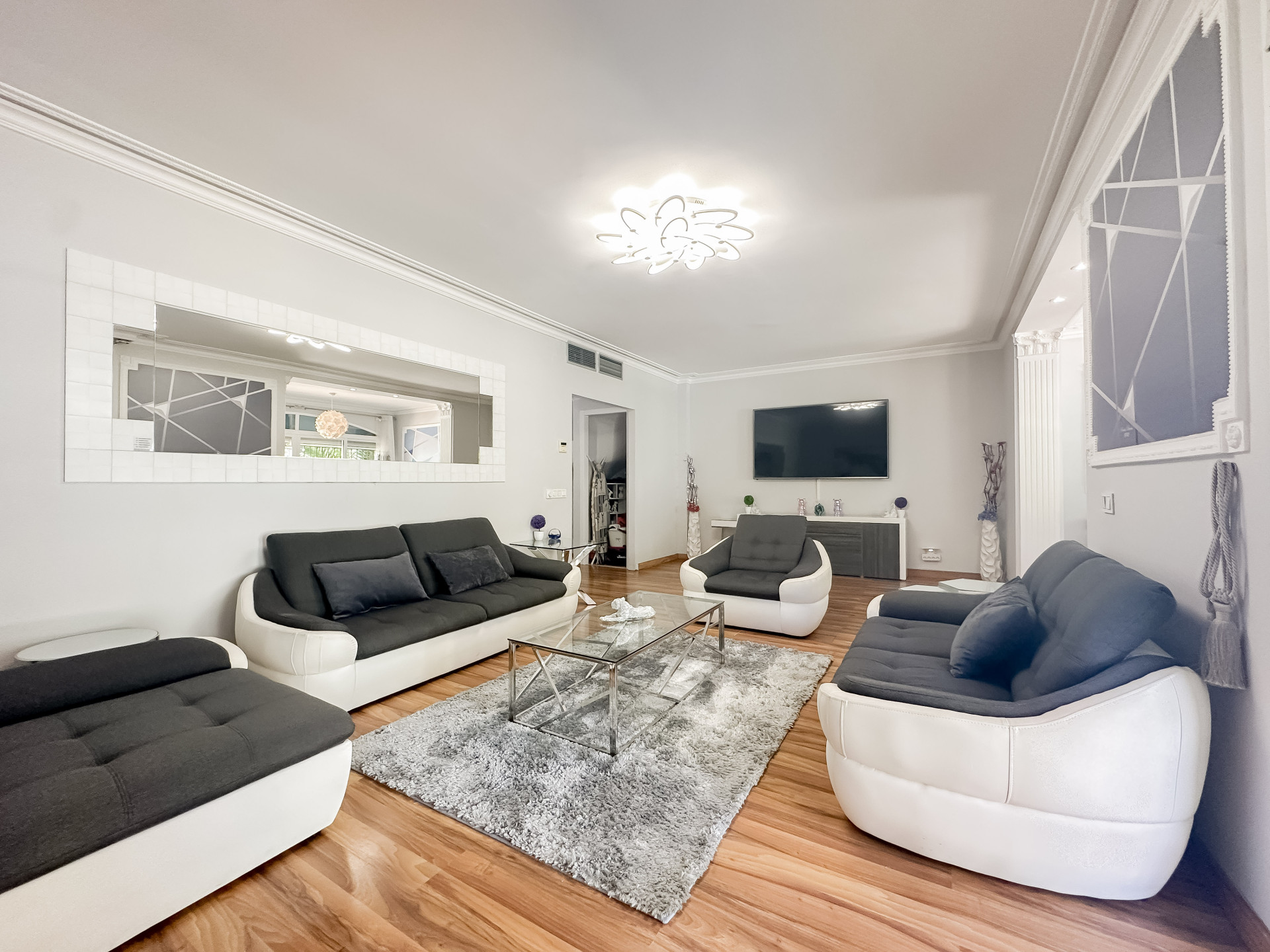 Casa de 5 Dormitorios en alquiler vacacional en Marbella