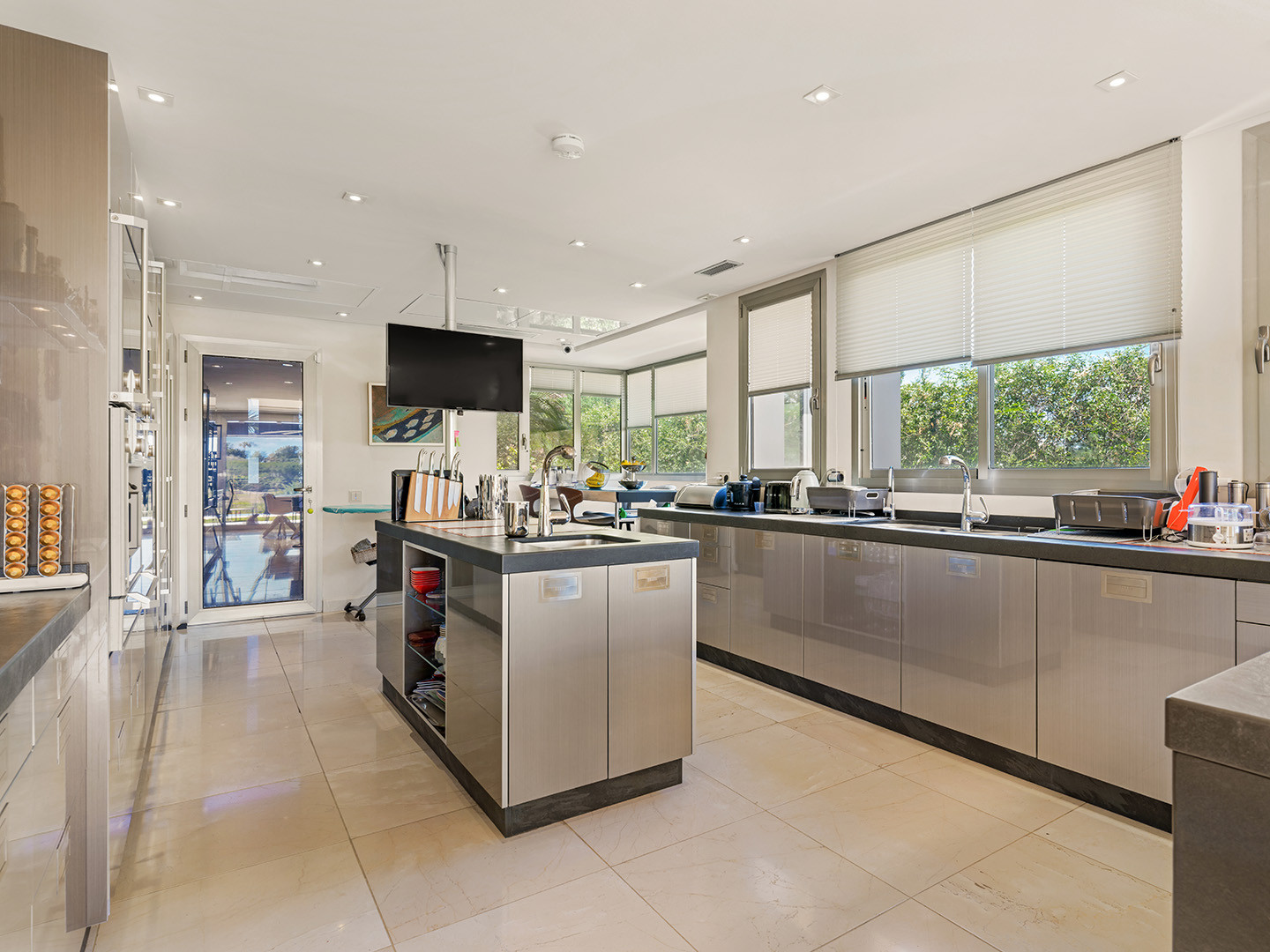 Casa de 5 Dormitorios en venta en Los Flamingos, Benahavís