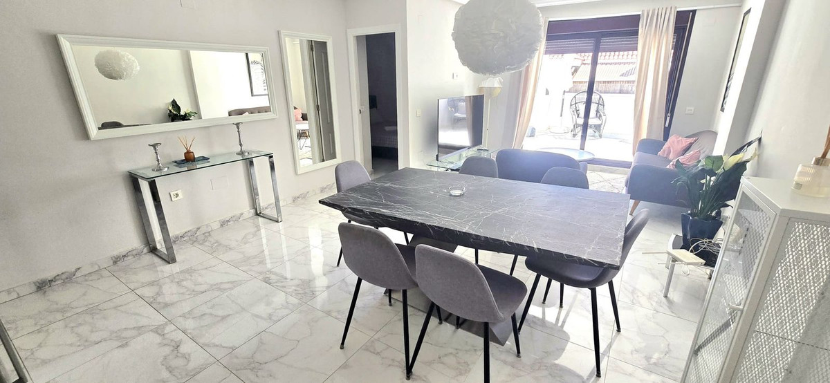 Piso de 3 Dormitorios en alquiler en Nueva Andalucía, Marbella