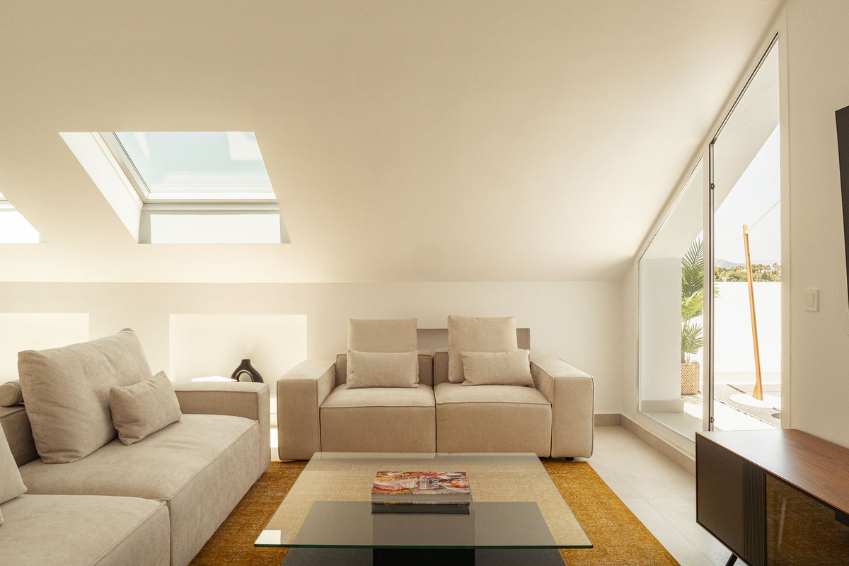 3 Bed, 3 Bath - Penthouse for Sale in Nueva Andalucia, Marbella