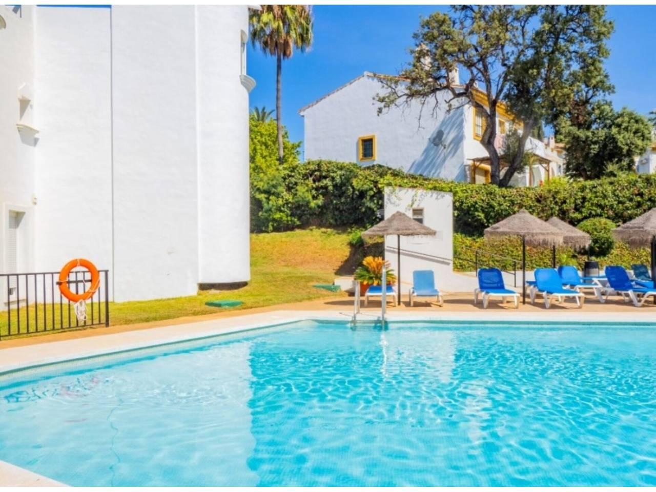 Casa Adosada de 3 Dormitorios y 3 Baños en venta en Marbella Centro