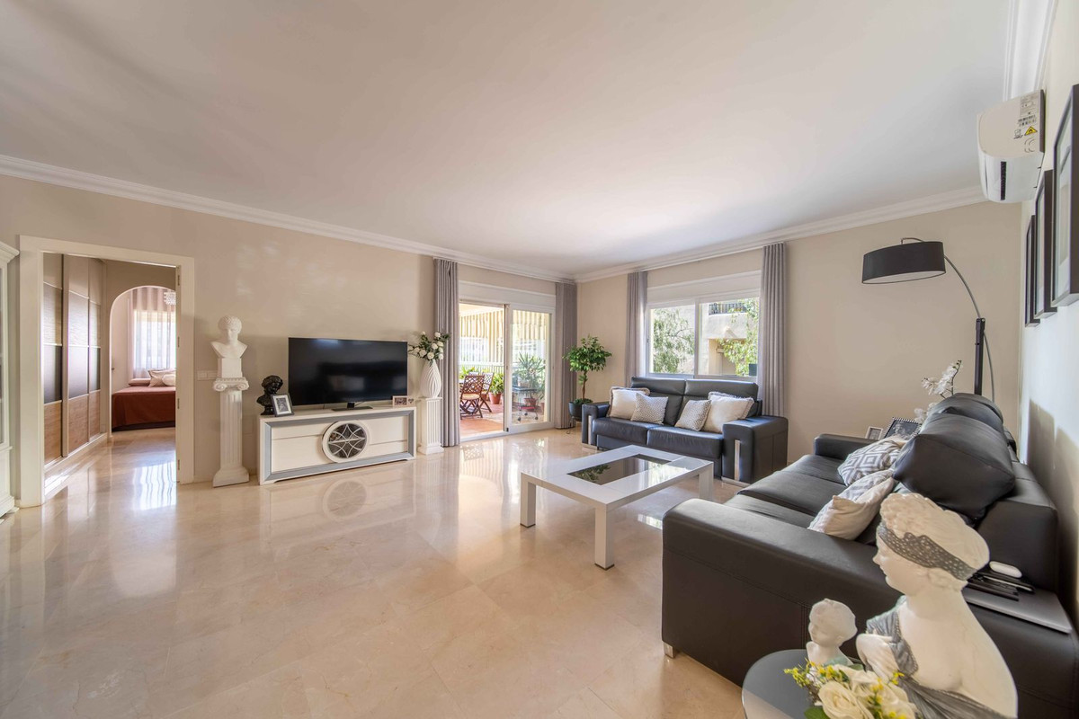 Piso de 3 Dormitorios y 2 Baños en venta en Mijas Golf