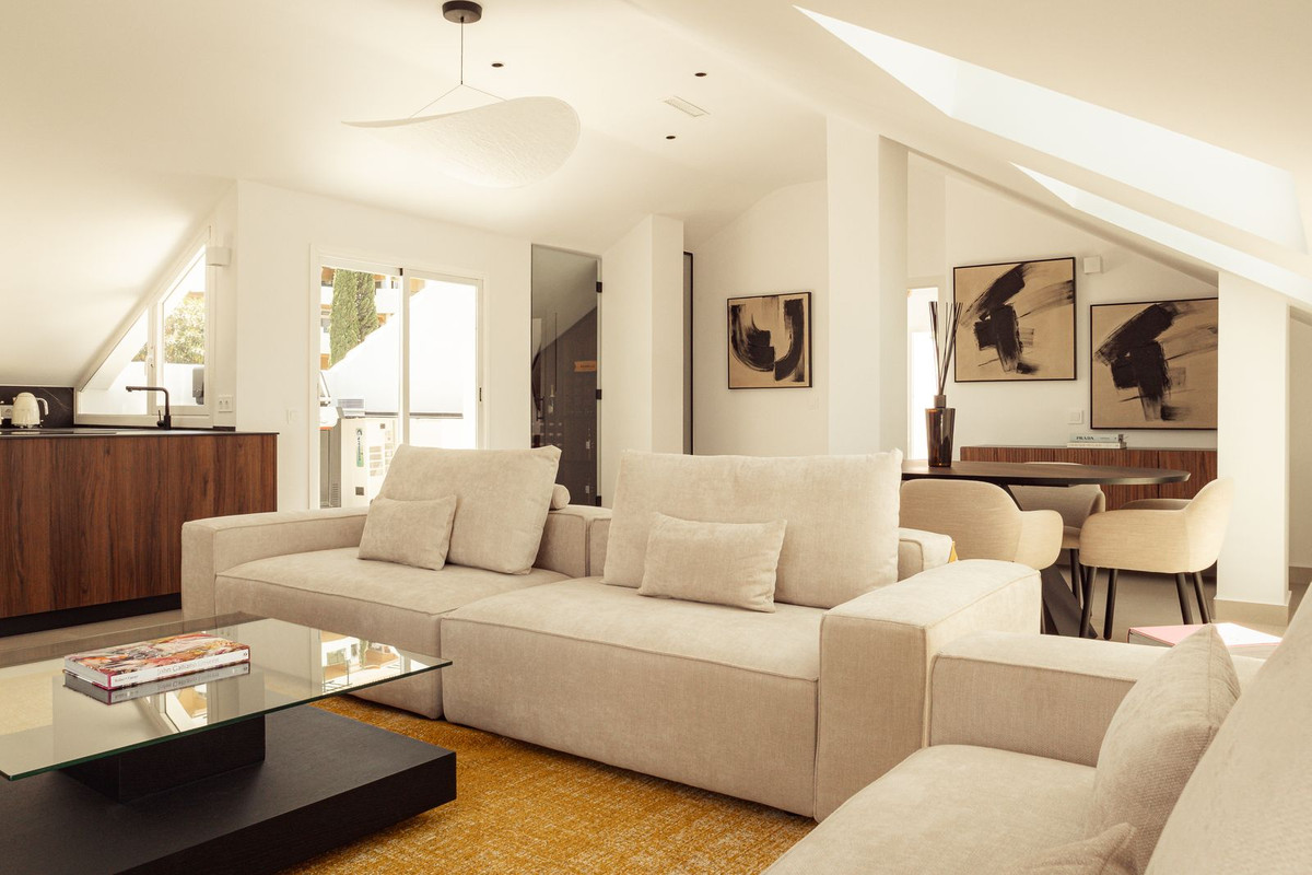 3 Bed, 3 Bath - Penthouse for Sale in Nueva Andalucia, Marbella