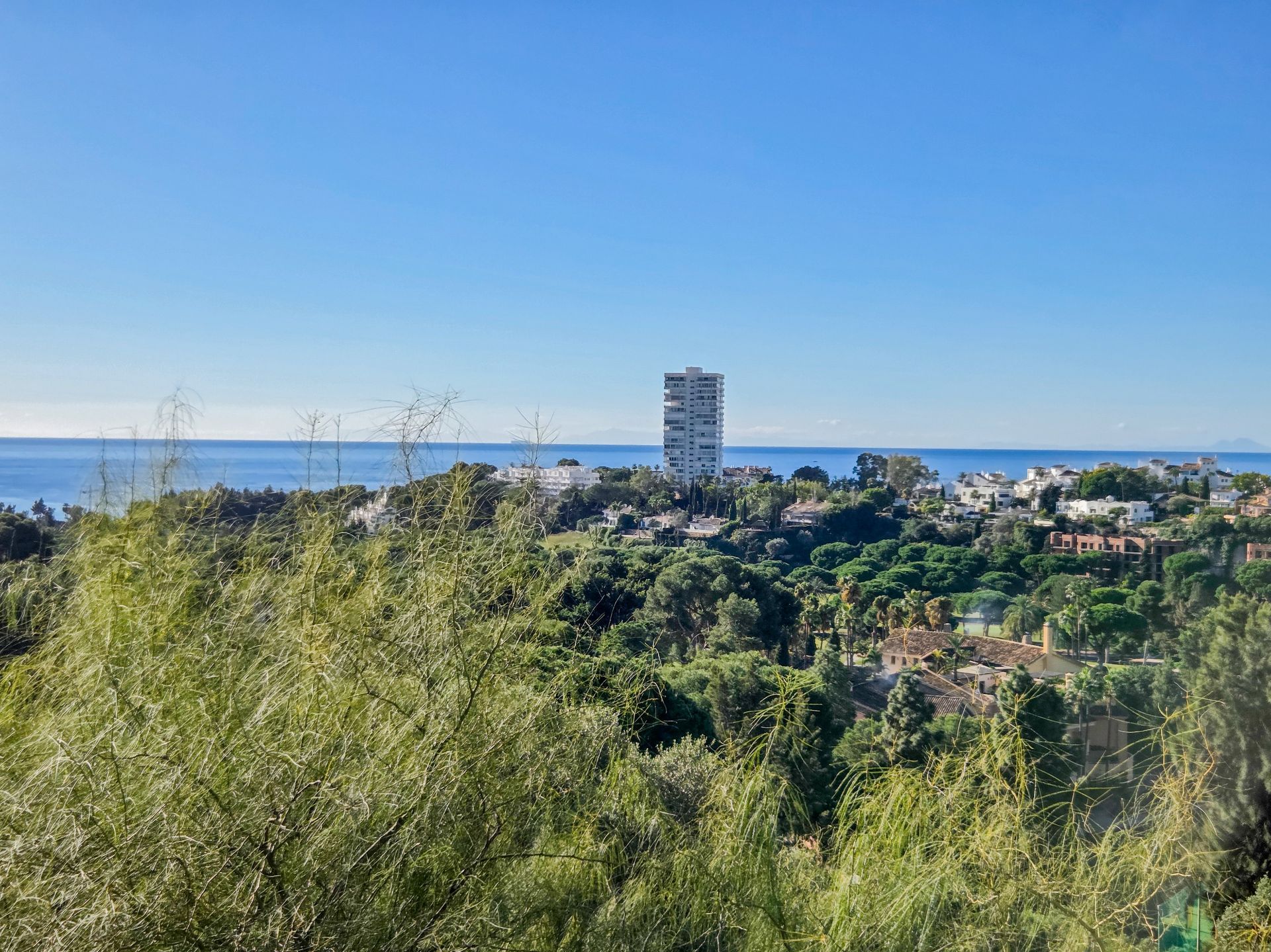 Piso de 2 Dormitorios en venta en Río Real, Marbella