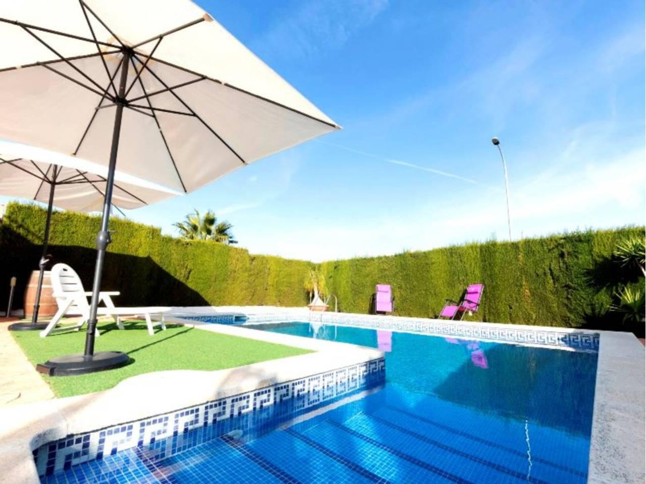 Casa Adosada de 4 Dormitorios y 2 Baños en venta en Torredembarra