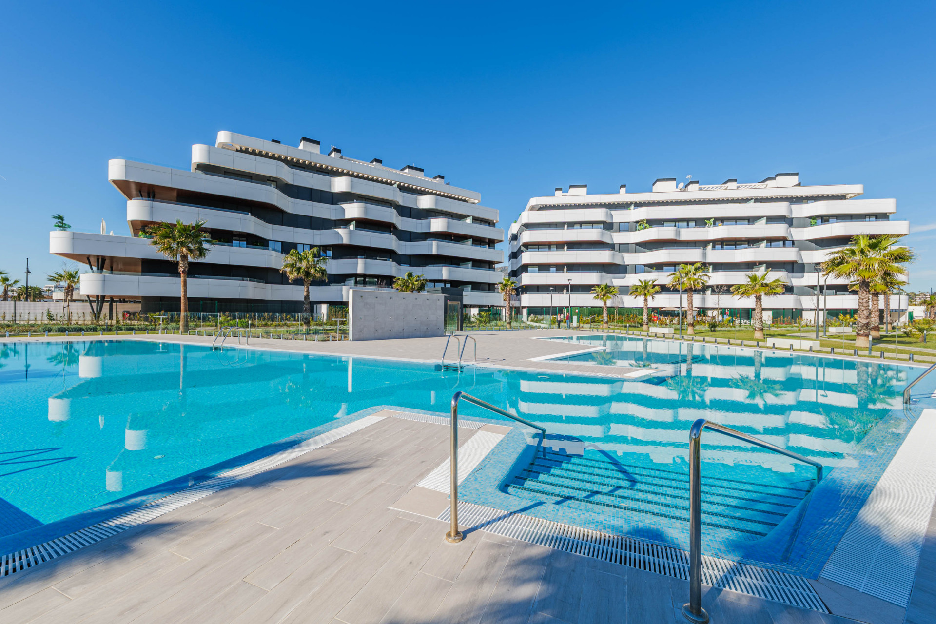 Ático de 3 Dormitorios y 2 Baños en venta en Playamar, Torremolinos