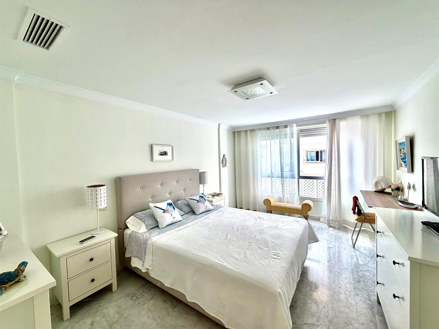 Piso de 2 Dormitorios y 2 Baños en venta en Marbella Centro