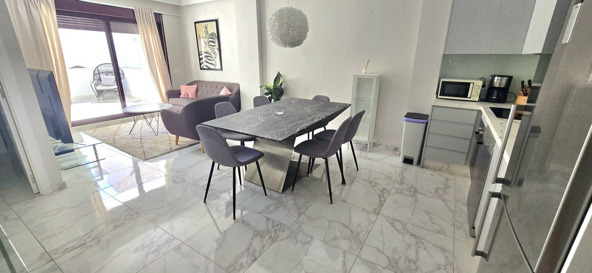 Piso de 3 Dormitorios en alquiler en Nueva Andalucía, Marbella