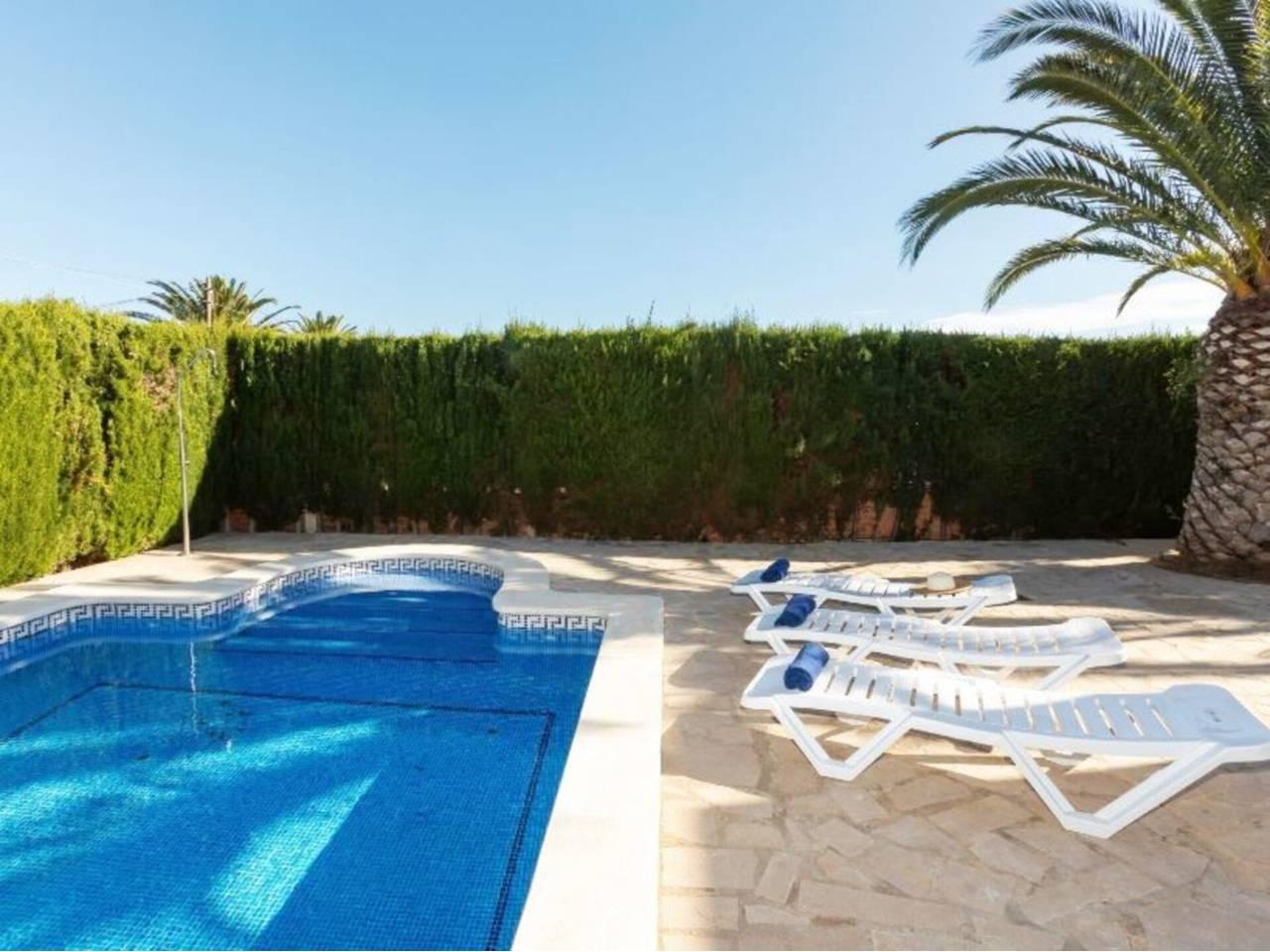 Casa Adosada de 5 Dormitorios en venta en L'Ametlla de Mar