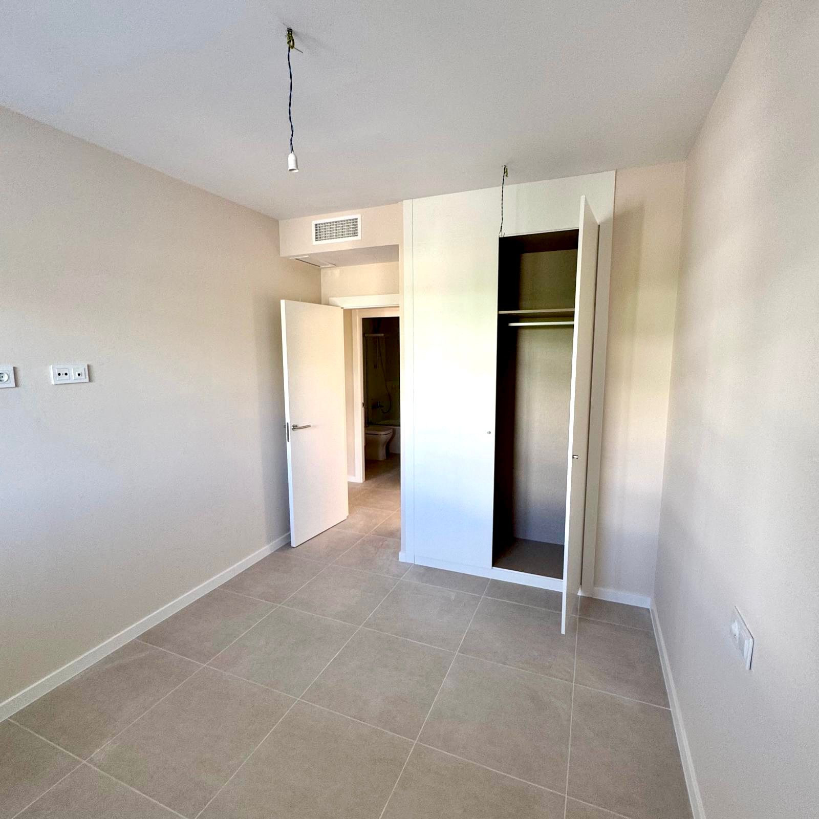 Piso de 2 Dormitorios y 2 Baños en venta en Estepona