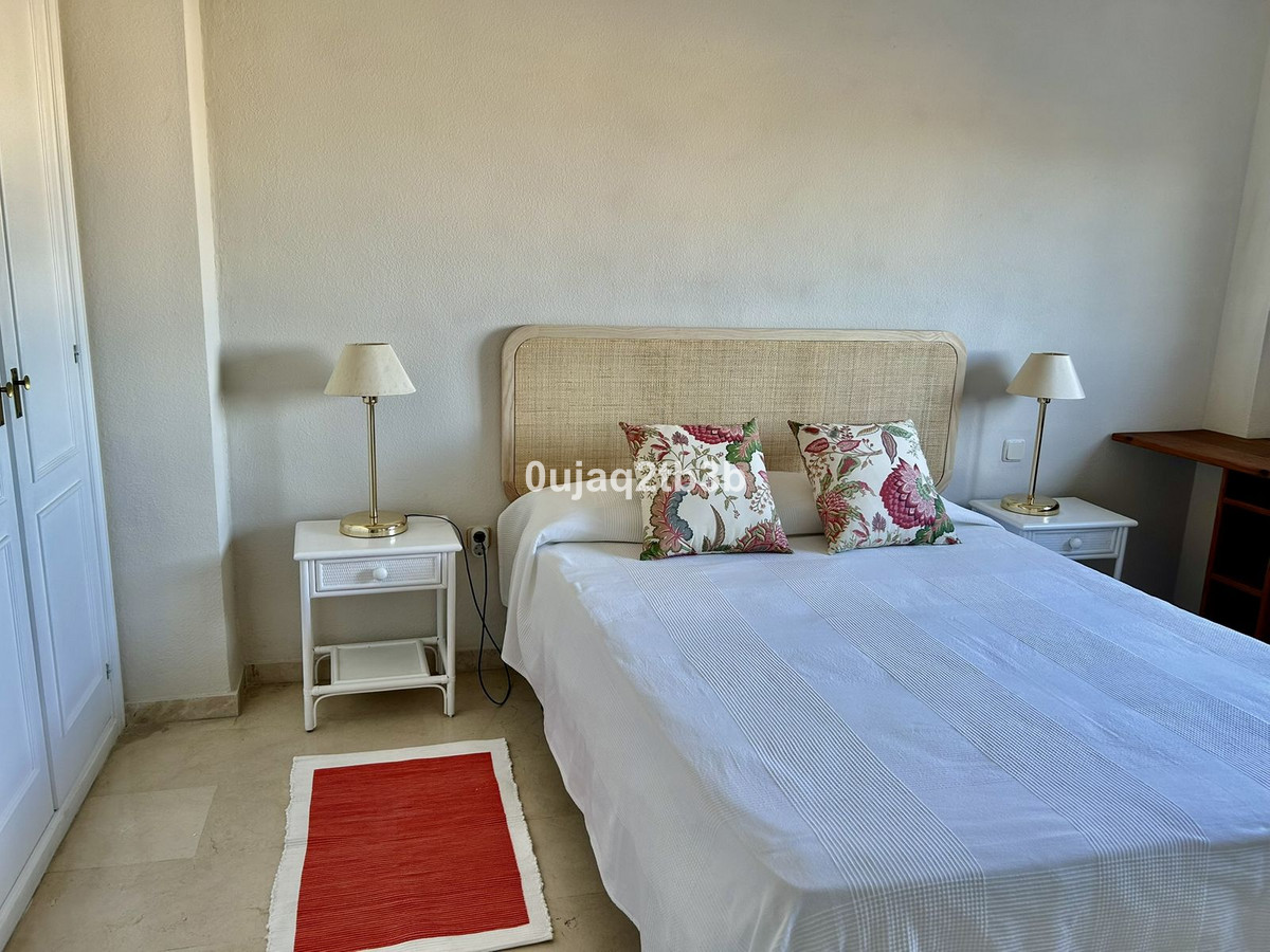 Piso de 1 Dormitorio en venta en Nueva Milla de Oro, Estepona