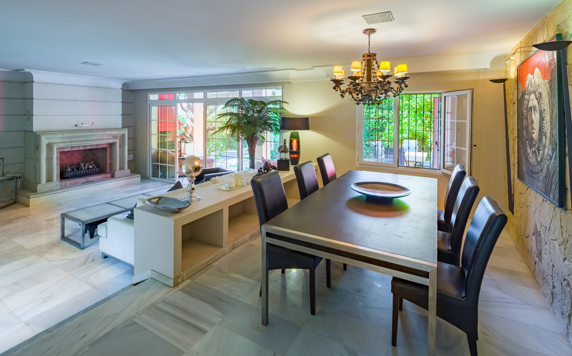 Casa de 6 Dormitorios y 4 Baños en venta en Marbella Centro
