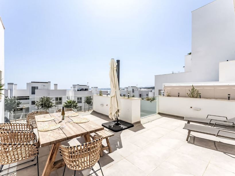 Piso de 3 Dormitorios y 3 Baños en venta en Arroyo de la Miel, Benalmádena