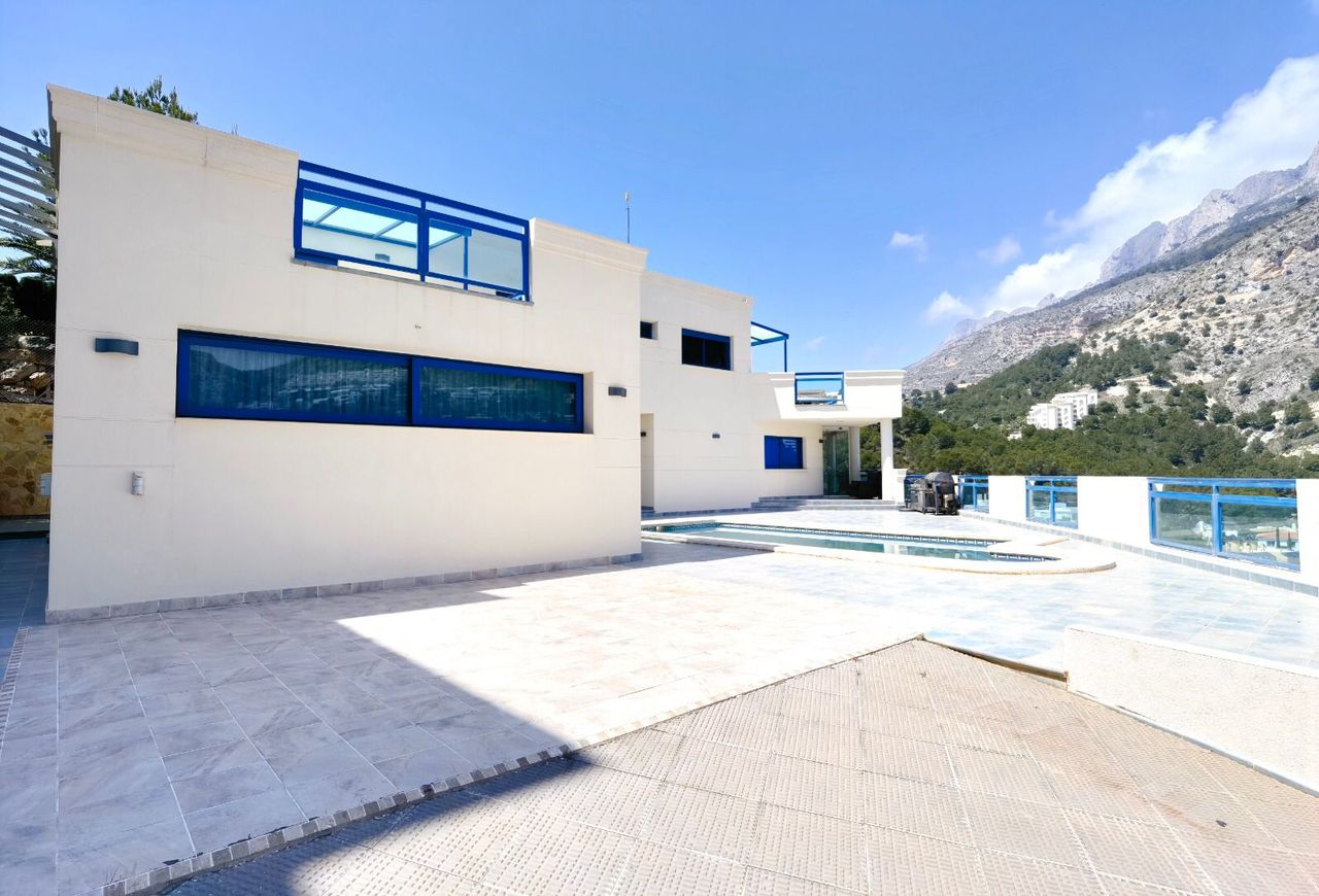 Casa de 5 Dormitorios en venta en Altea