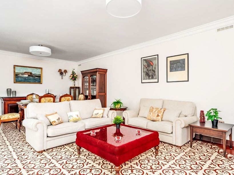 Casa Adosada de 5 Dormitorios y 3 Baños en venta en Fuengirola