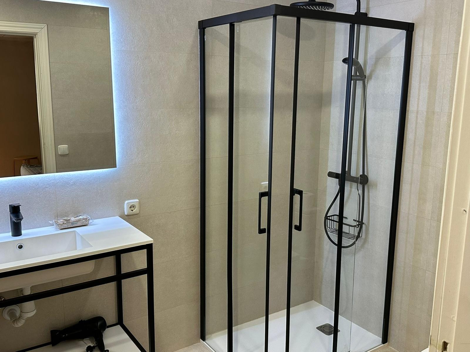 Casa de 6 Dormitorios y 5 Baños en alquiler vacacional en Marbella