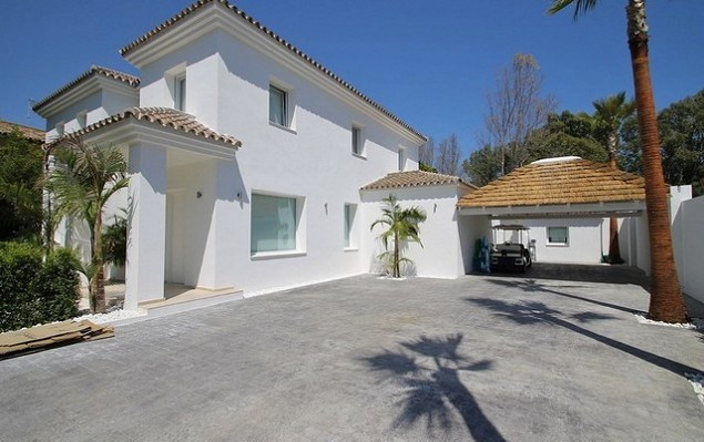 5 Bed, 4 Bath - Villa for Sale in Guadalmina Baja, San Pedro de Alcántara