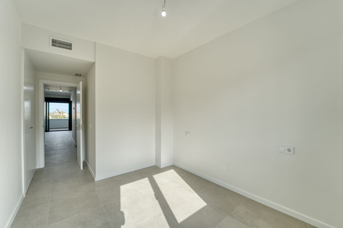 Piso de 2 Dormitorios y 2 Baños en venta en Torremolinos