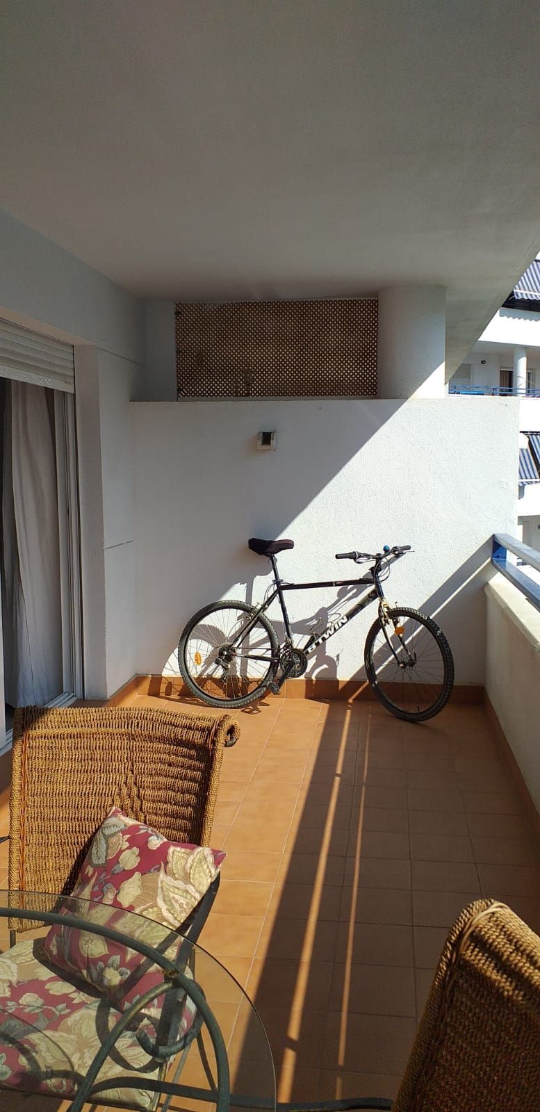 Piso de 2 Dormitorios y 3 Baños en venta en Marbella