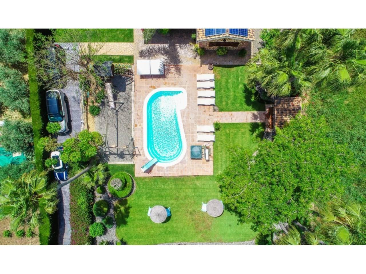 Casa Adosada de 5 Dormitorios y 4 Baños en venta en Málaga