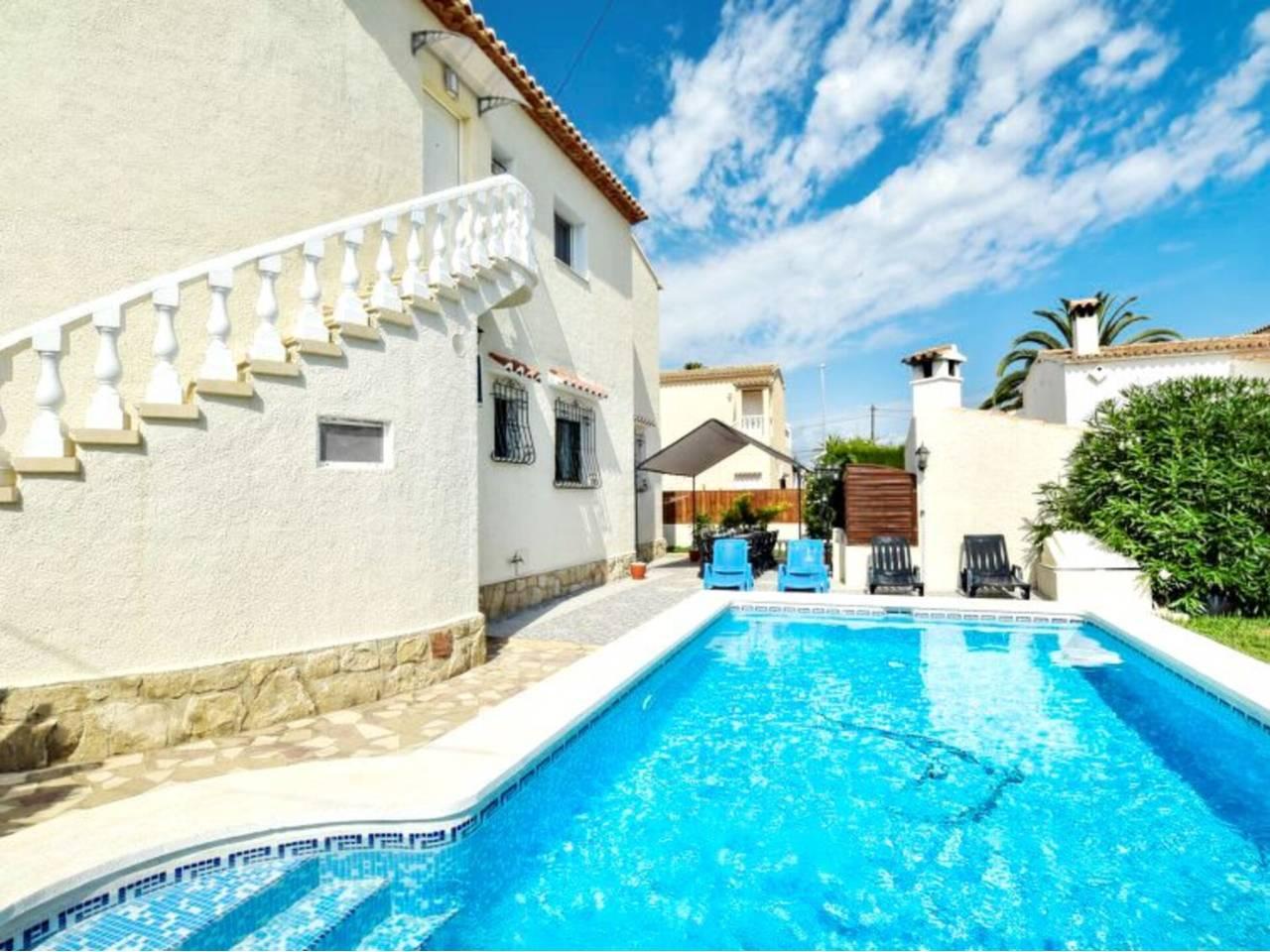 Casa Adosada de 6 Dormitorios en venta en El Puerto, Dénia