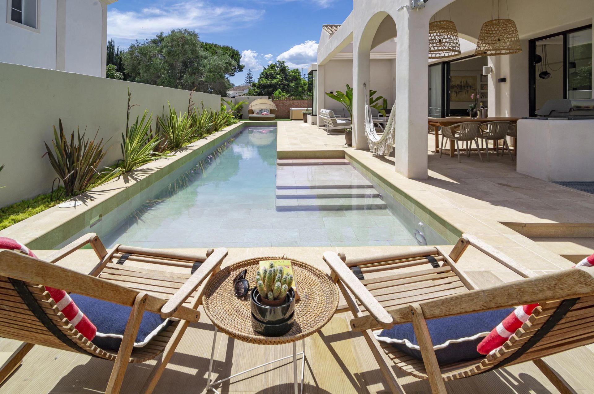 Casa de 4 Dormitorios y 5 Baños en venta en Milla de Oro, Marbella