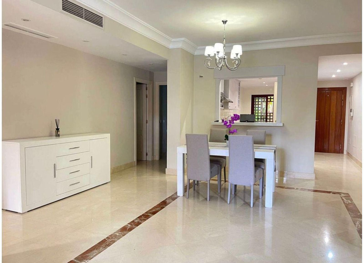 Piso de 2 Dormitorios en venta en San Pedro de Alcántara