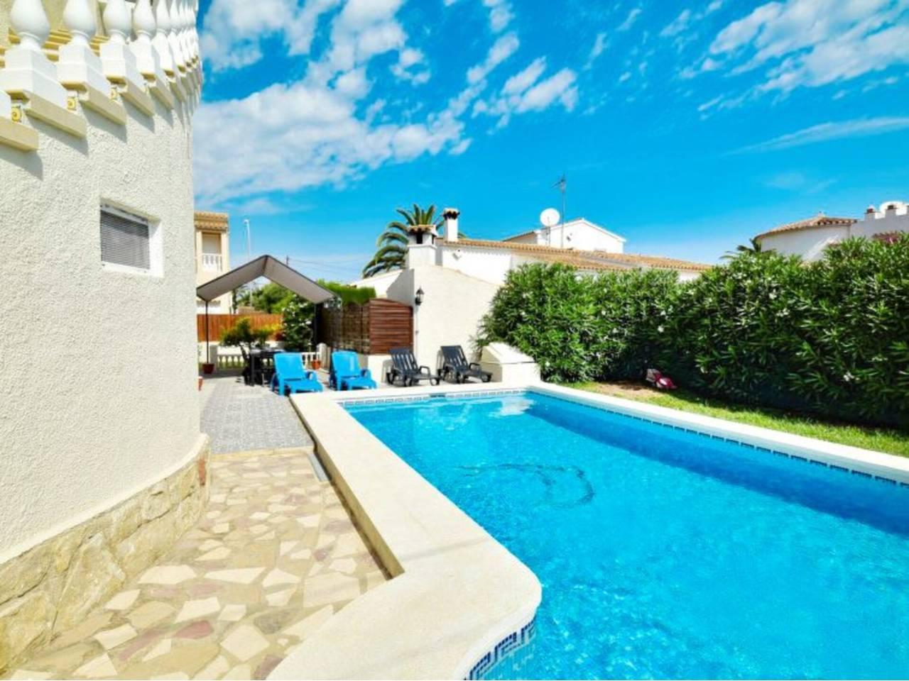 Casa Adosada de 6 Dormitorios en venta en El Puerto, Dénia