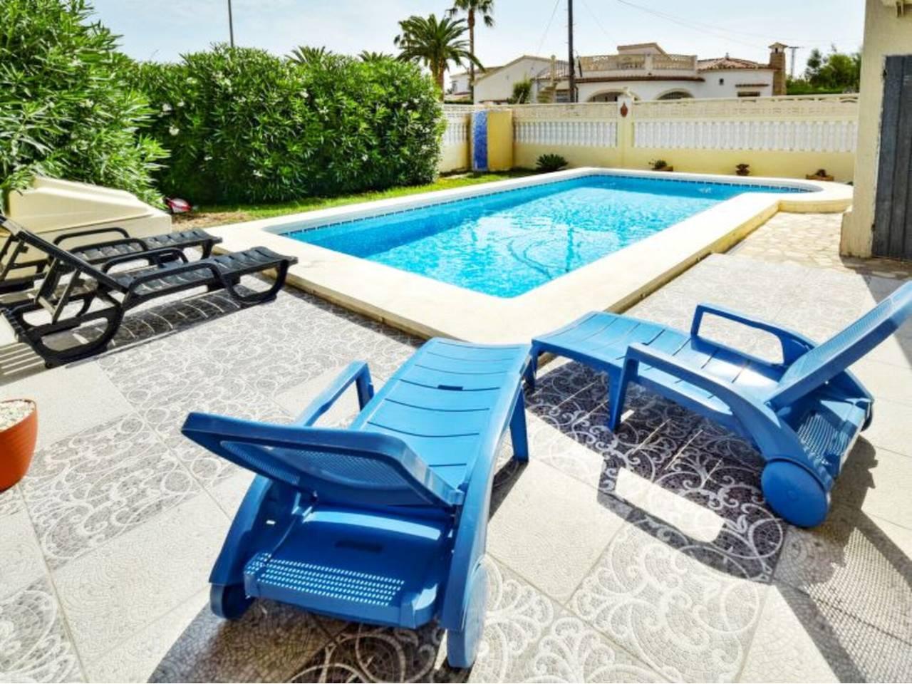 Casa Adosada de 6 Dormitorios en venta en El Puerto, Dénia