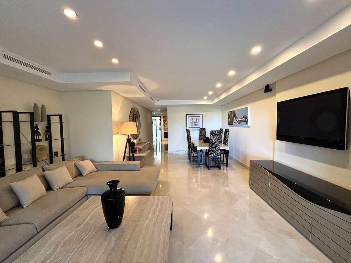 Piso de 2 Dormitorios en venta en Puerto Banús