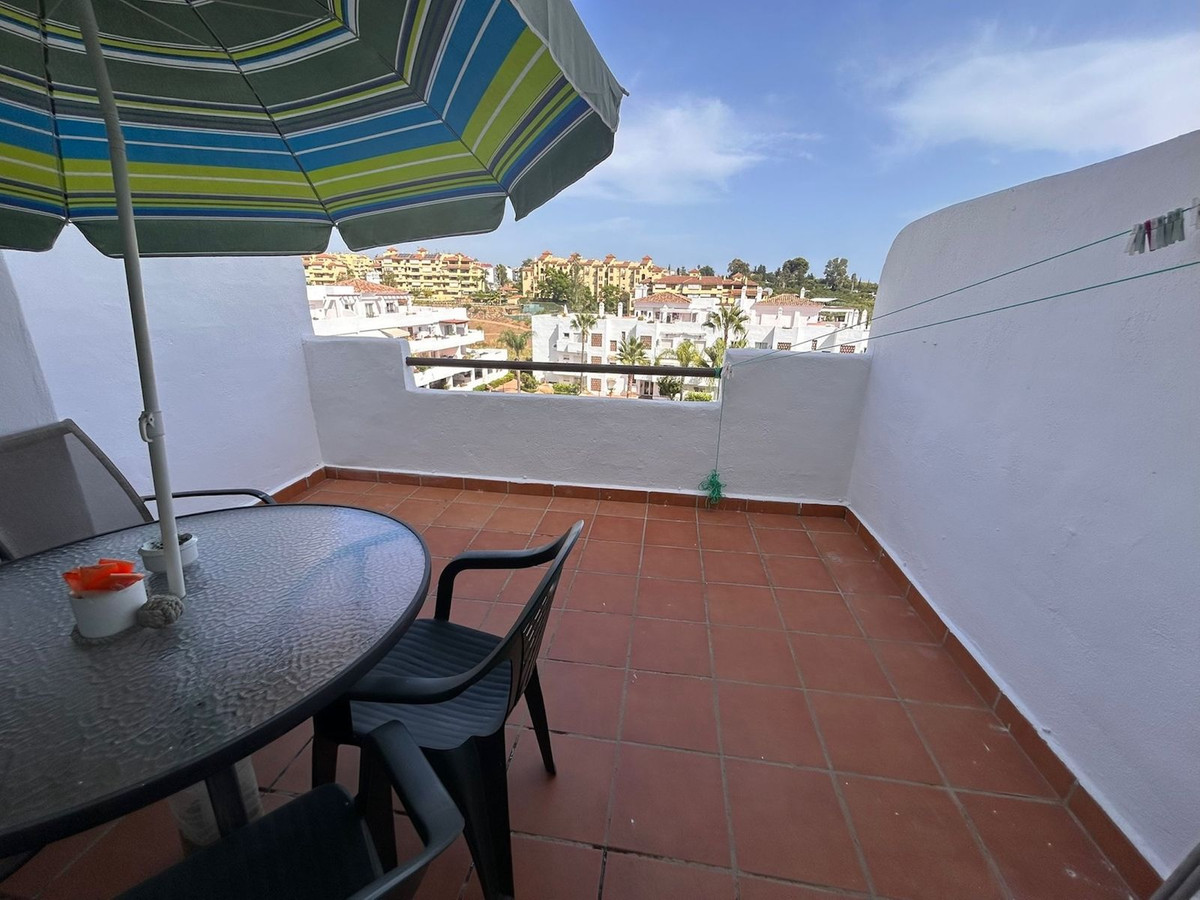 Ático de 2 Dormitorios y 2 Baños en venta en Nueva Milla de Oro, Estepona