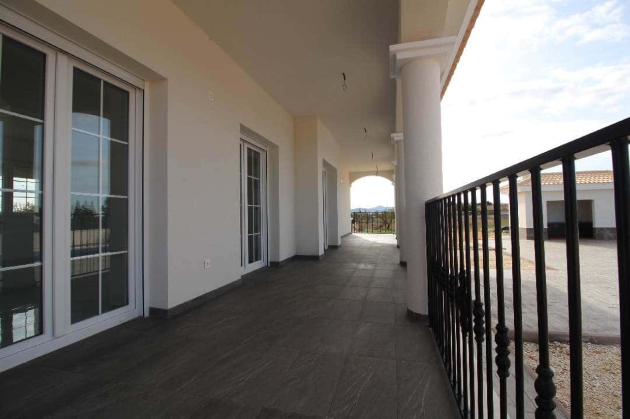 Casa de 4 Dormitorios y 3 Baños en venta en El Pinós