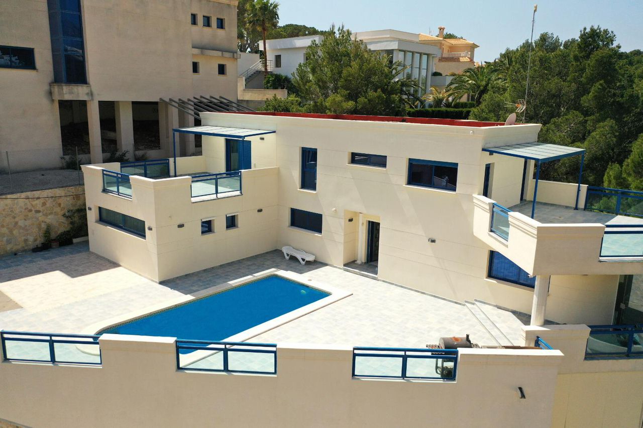 Casa de 5 Dormitorios en venta en Altea