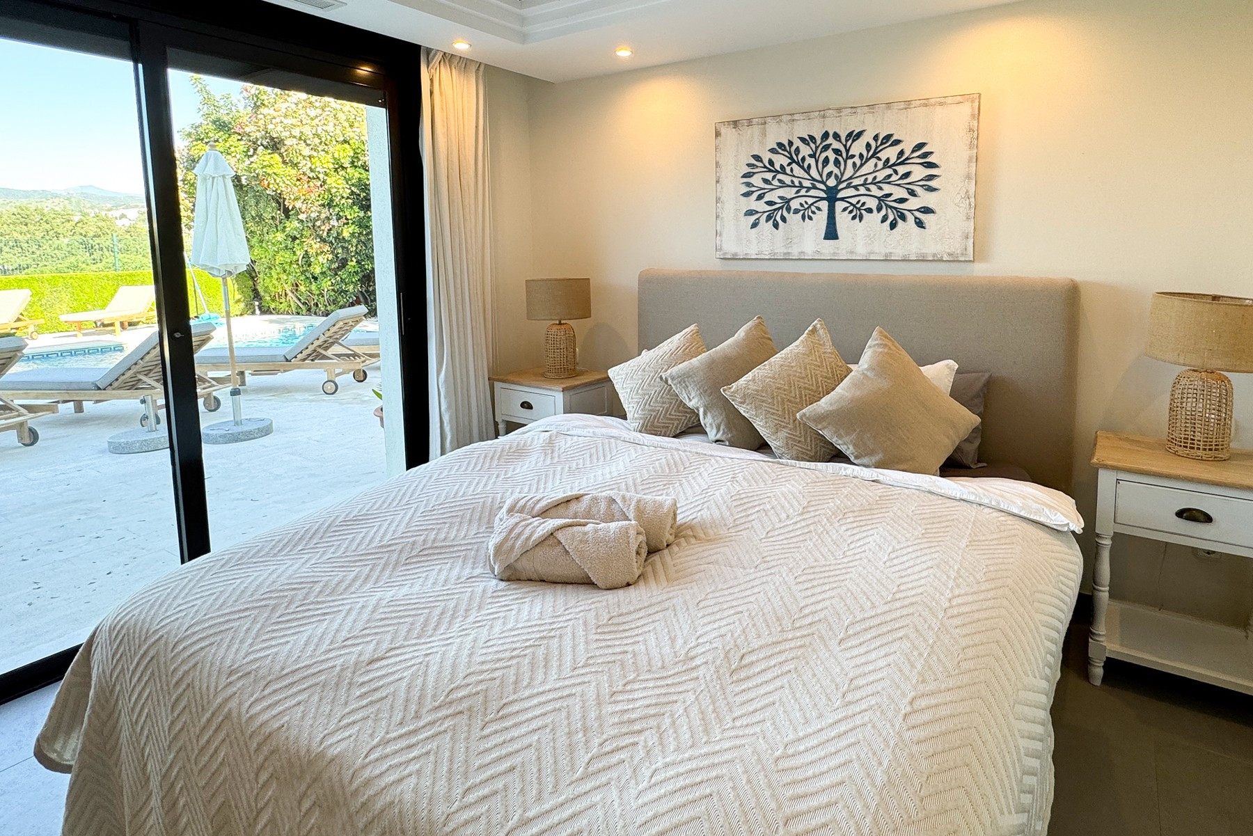 Casa de 5 Dormitorios en venta en Nueva Andalucía, Marbella