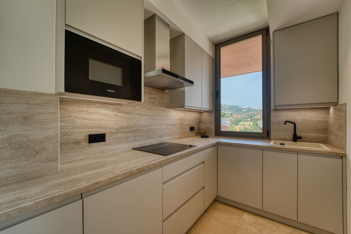 Ático de 4 Dormitorios y 4 Baños en alquiler en Marbella