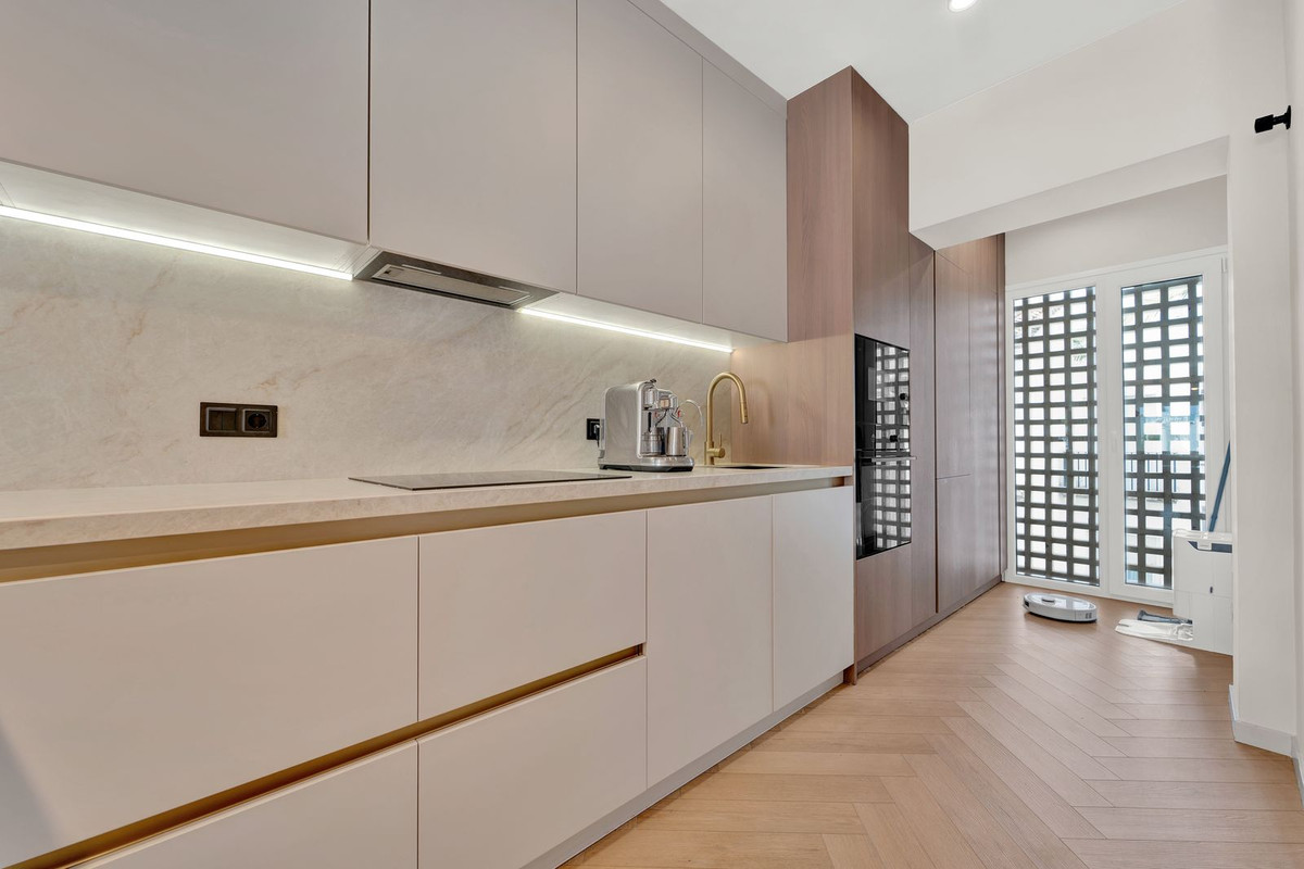2 Bed - Apartment for Sale in Cancelada, Estepona