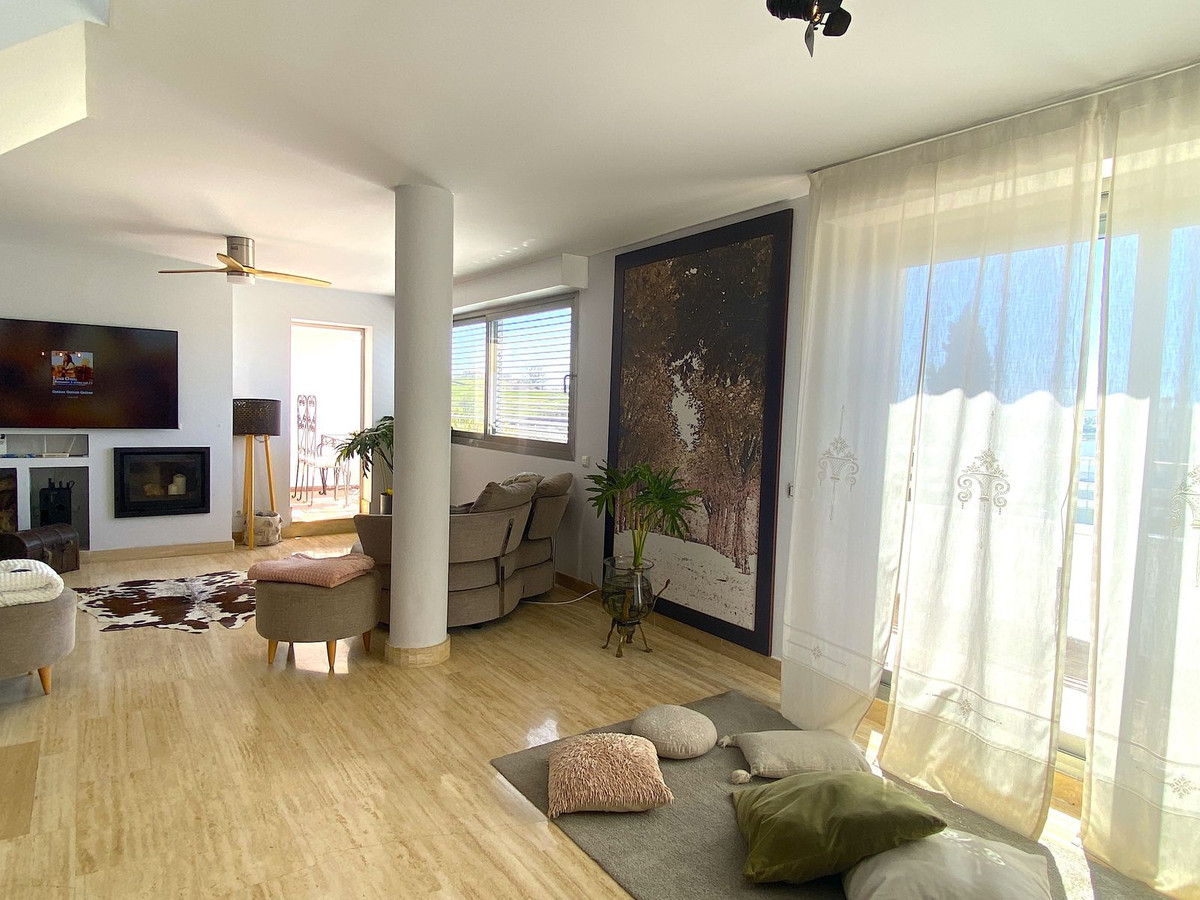 Ático de 5 Dormitorios y 5 Baños en venta en La Cala de Mijas