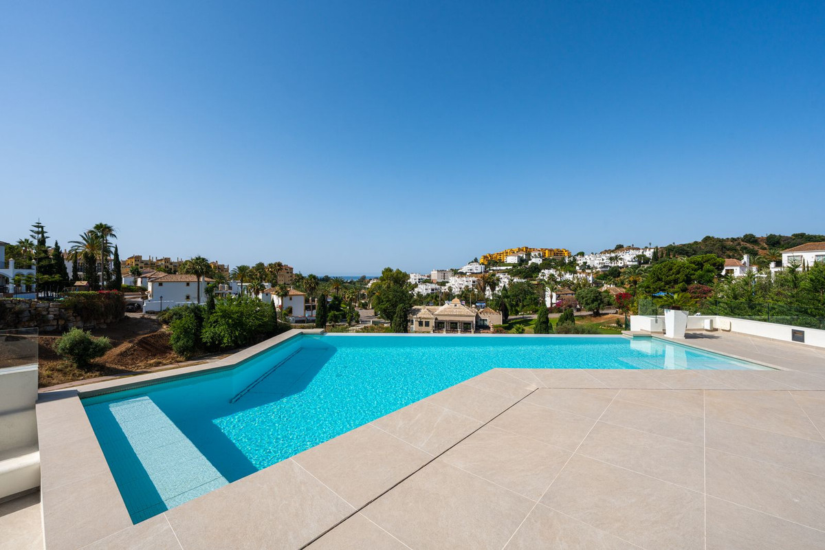 Casa de 4 Dormitorios en venta en Estepona