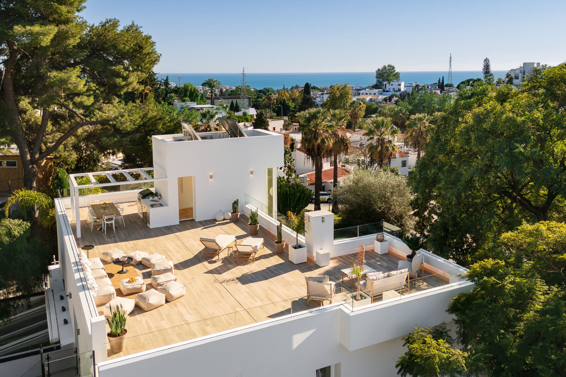 Casa de 6 Dormitorios y 6 Baños en venta en Nueva Andalucía, Marbella