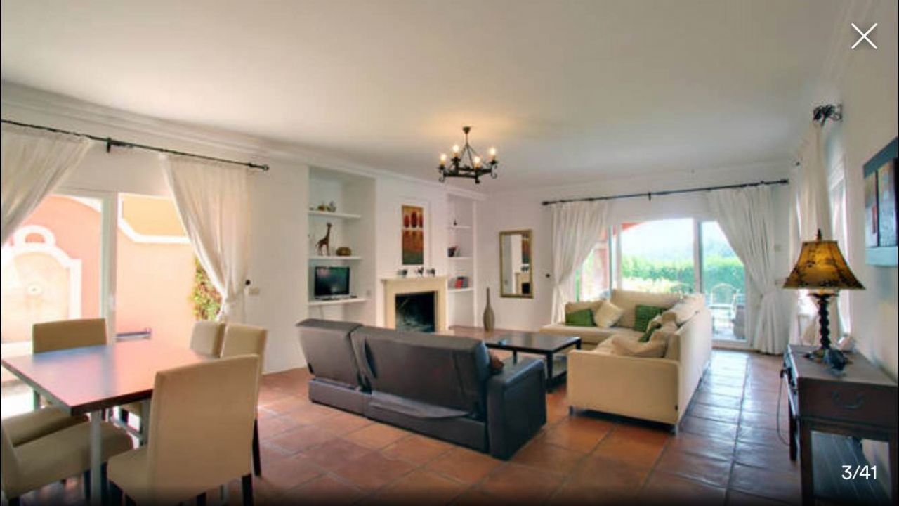 Casa de 7 Dormitorios en venta en Nueva Andalucía, Marbella