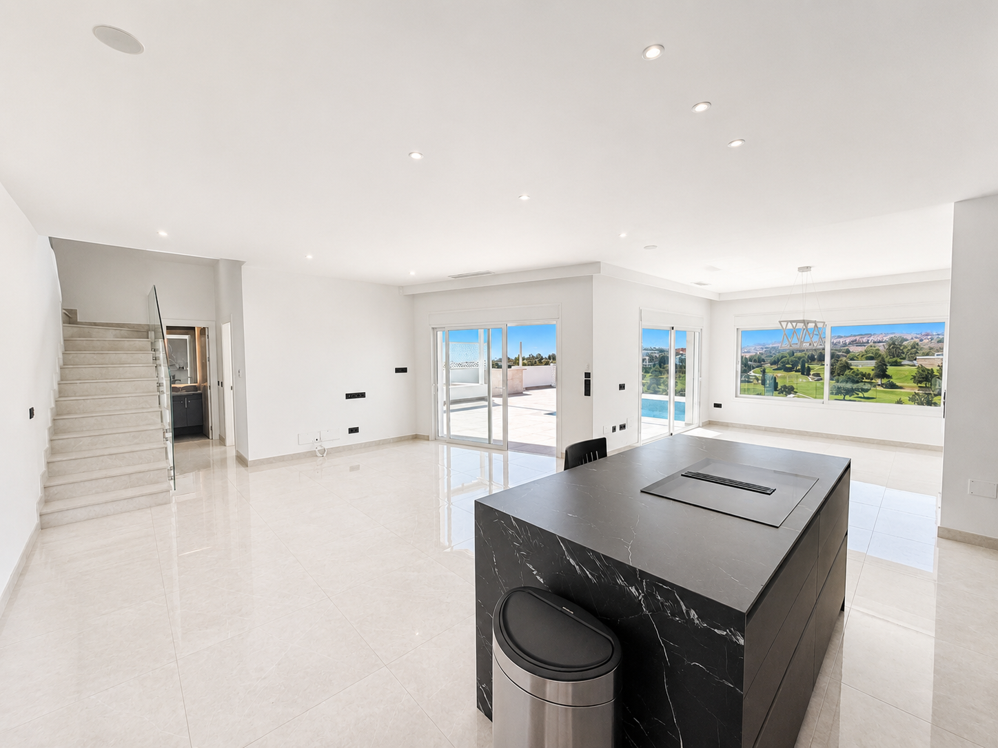 5 спални - Вила за продажба в La Alqueria, Benahavis