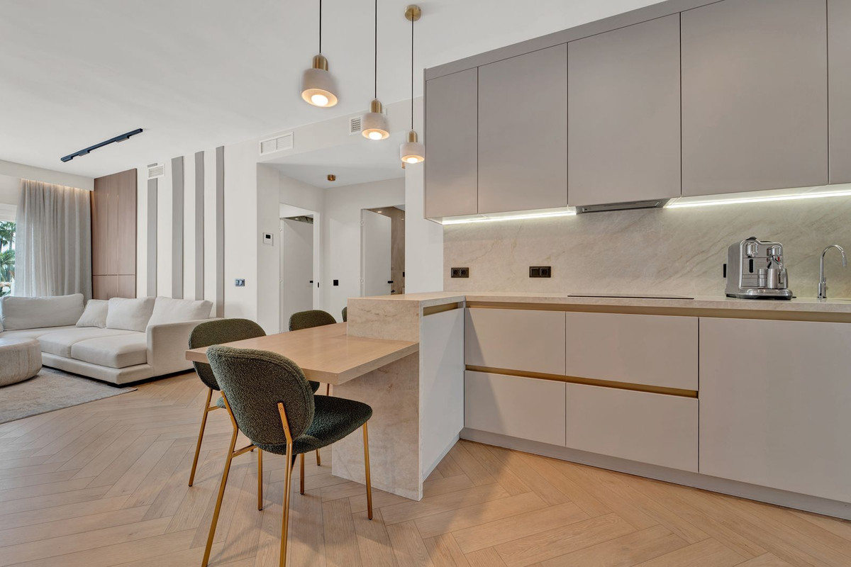 2 Bed - Apartment for Sale in Cancelada, Estepona